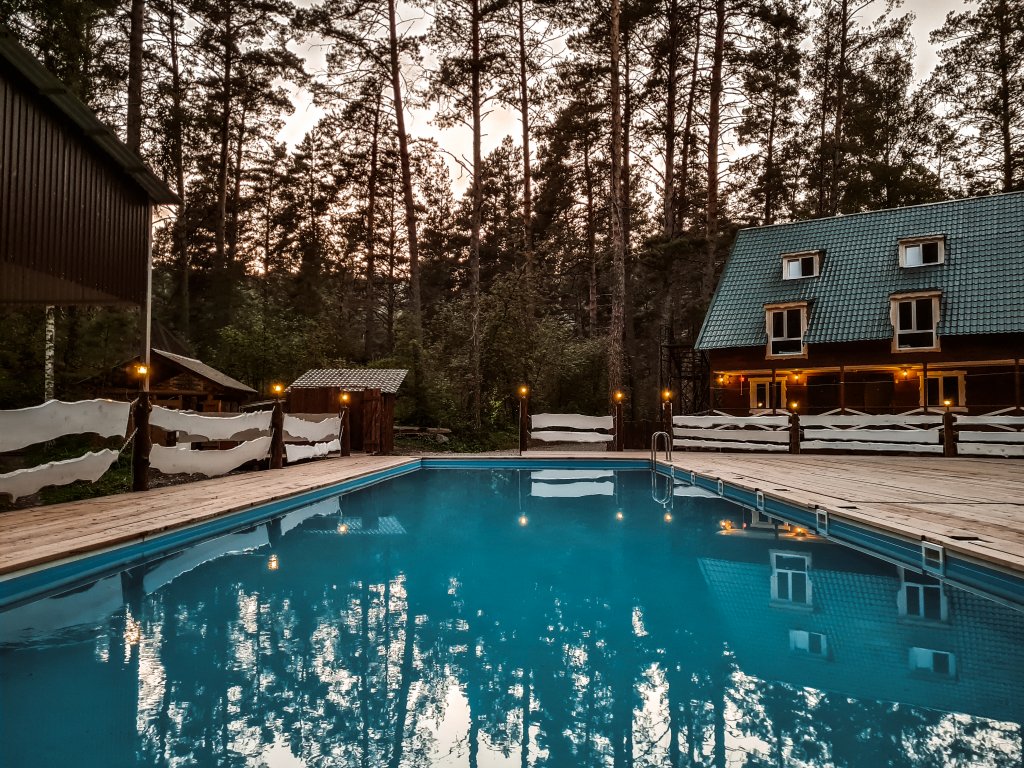 Baza Otdykha Dva Medvedya in Manzherok, Russia