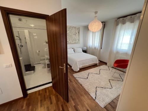 Crestudio Stanza accogliente vicino al Ponte Vecchio in Bassano Del Grappa, Italy