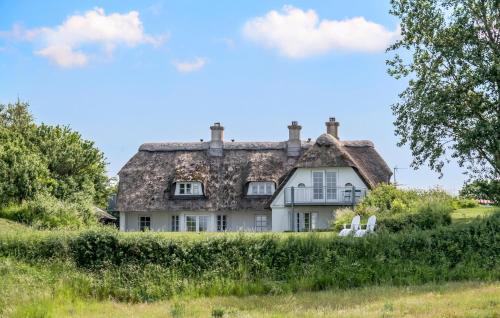 4 Bedroom Amazing Home In Assens — 4-Star Luxury Hotel in Assens, Denmark