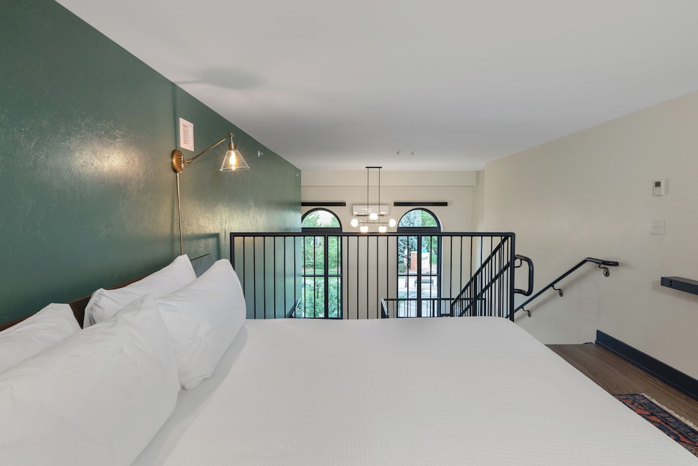 The Rathbone Hotel - photo 17