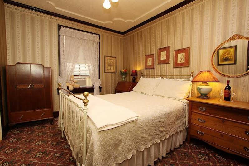 Historic National Hotel & Restaurant - photo 29