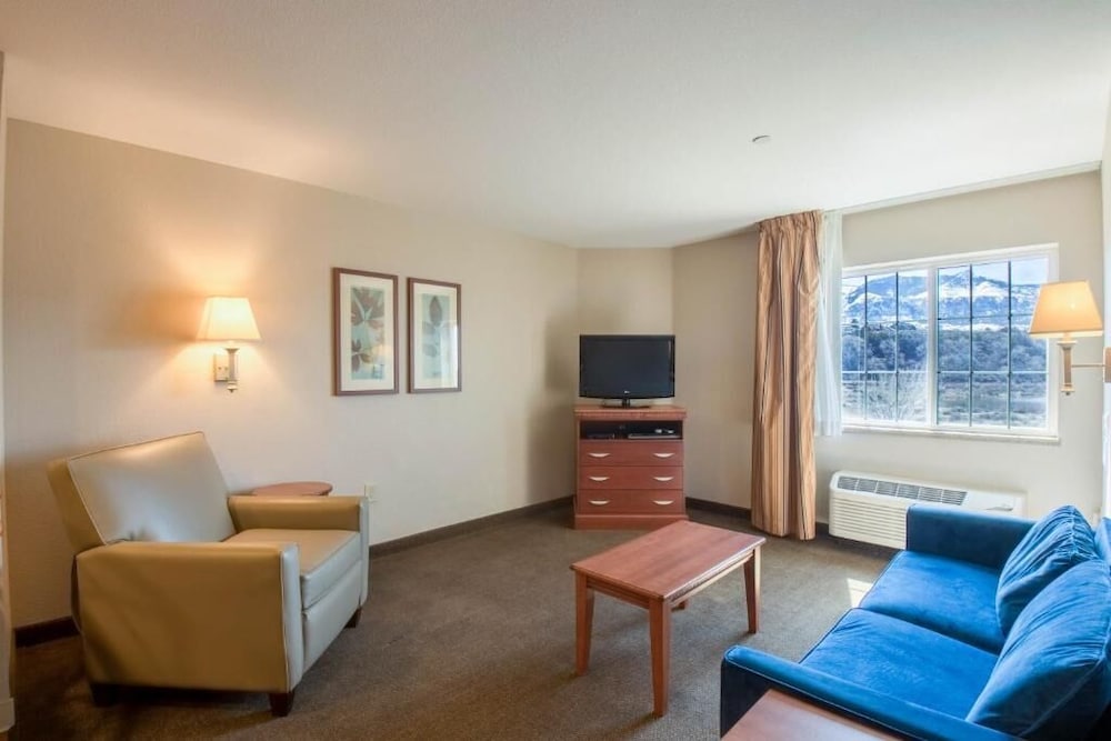 Candlewood Suites Parachute - photo 5