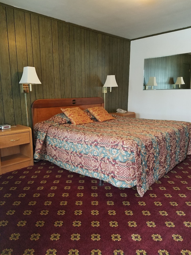 Du Wayne Motel - photo 15