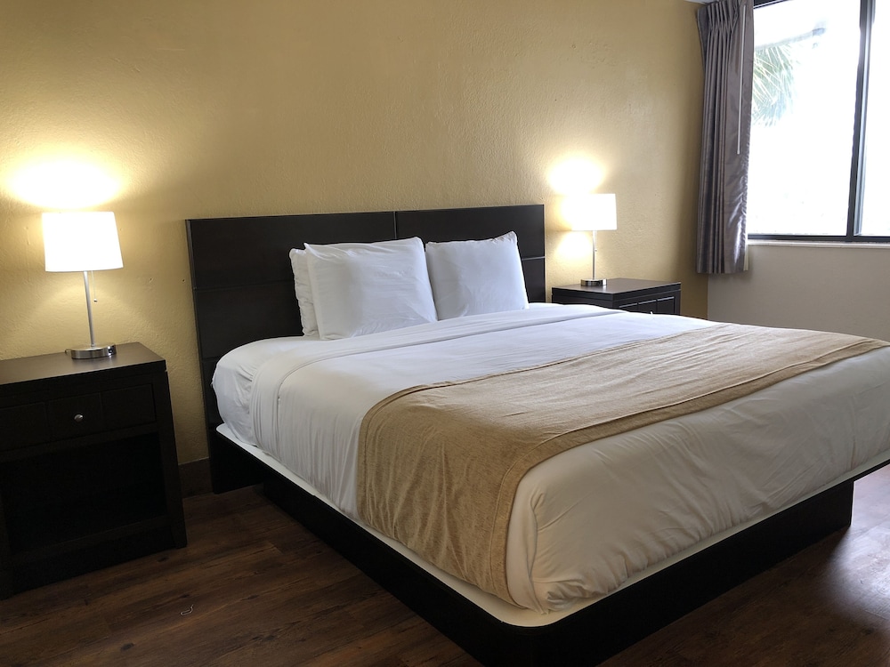 Ocean Reef Hotel - photo 29