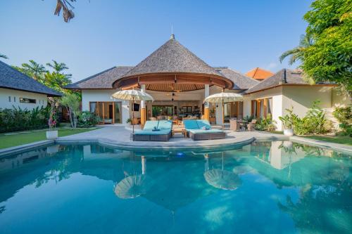 Villa Lea 5BR luxury oasis in Seminyak with pool — 4-Star Luxury Hotel in Kerobokan, Indonesia