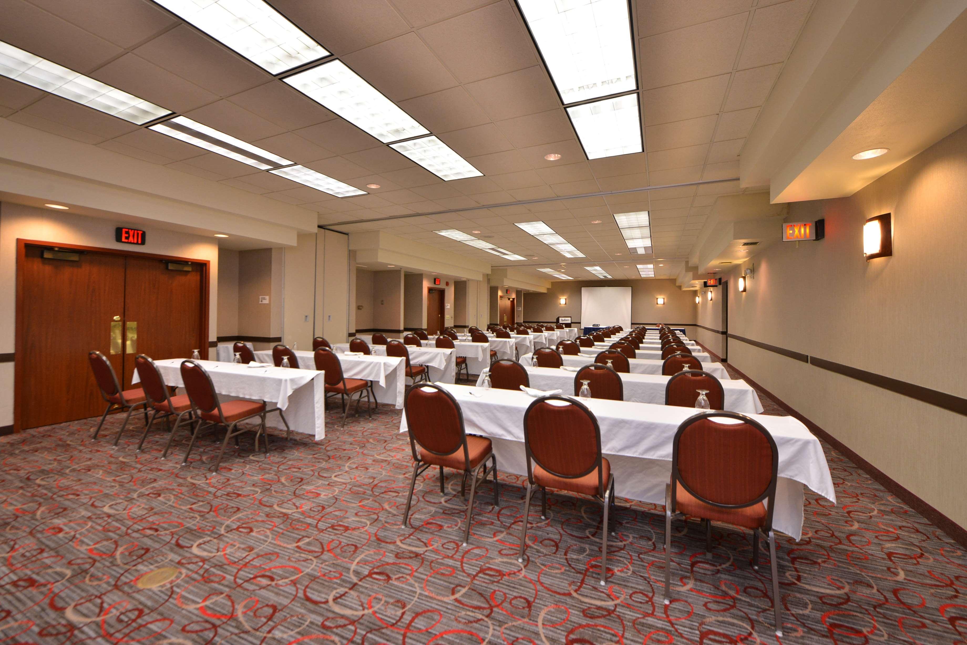 Radisson Hotel Madison - photo 20