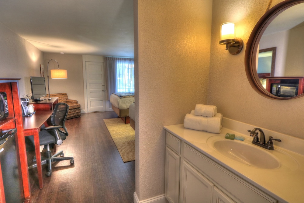 River Edge Inn - photo 37
