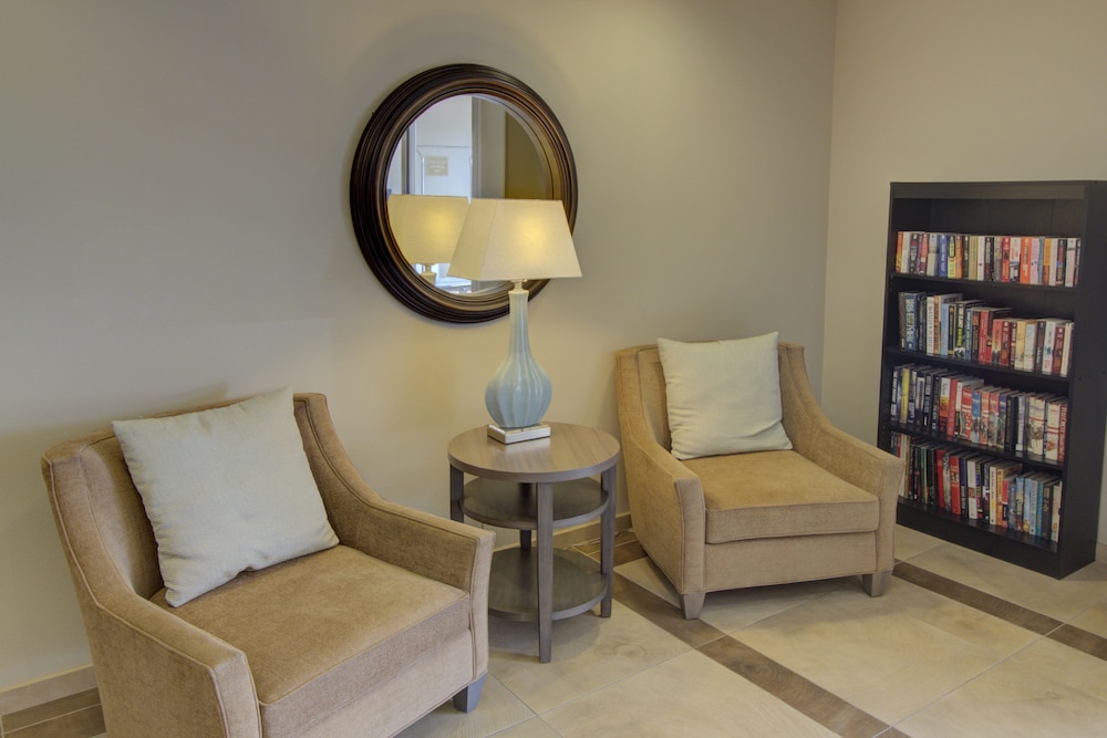 Candlewood Suites Sioux City Southern Hills by IHG - photo 41