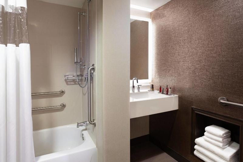 Cincinnati Marriott at RiverCenter - photo 54