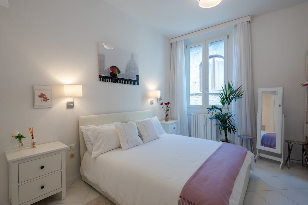 Belledonne Apartment — 4-Star Luxury Hotel in Florence, Italy