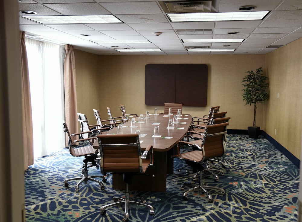 Spark by Hilton Akron Fairlawn - photo 24
