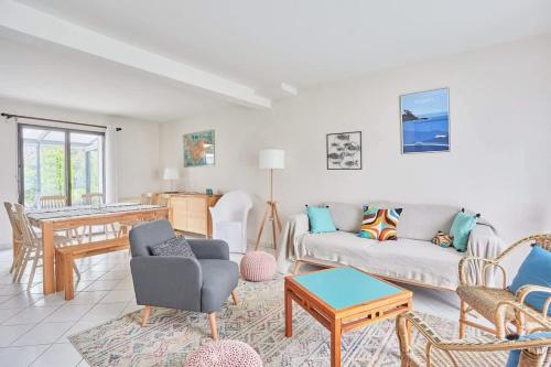 KER LYS Grande maison avec 4 chambres et jardin 700 m de la plage — 4-Star Luxury Hotel in Dinard, France
