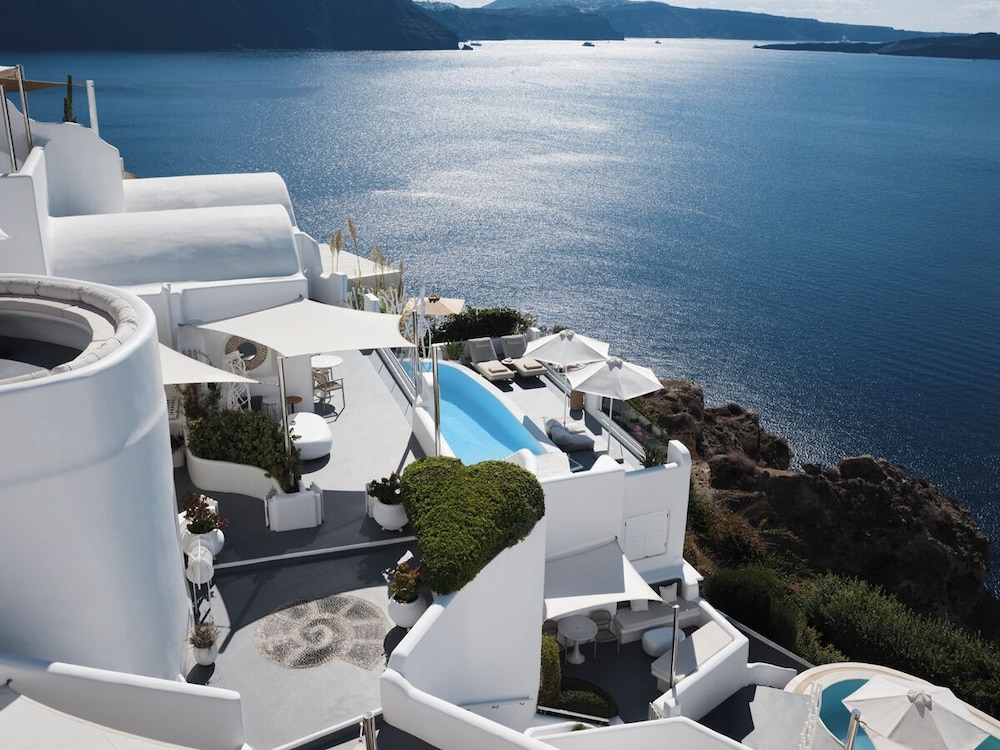 Canaves Sunday in Oia, Greece