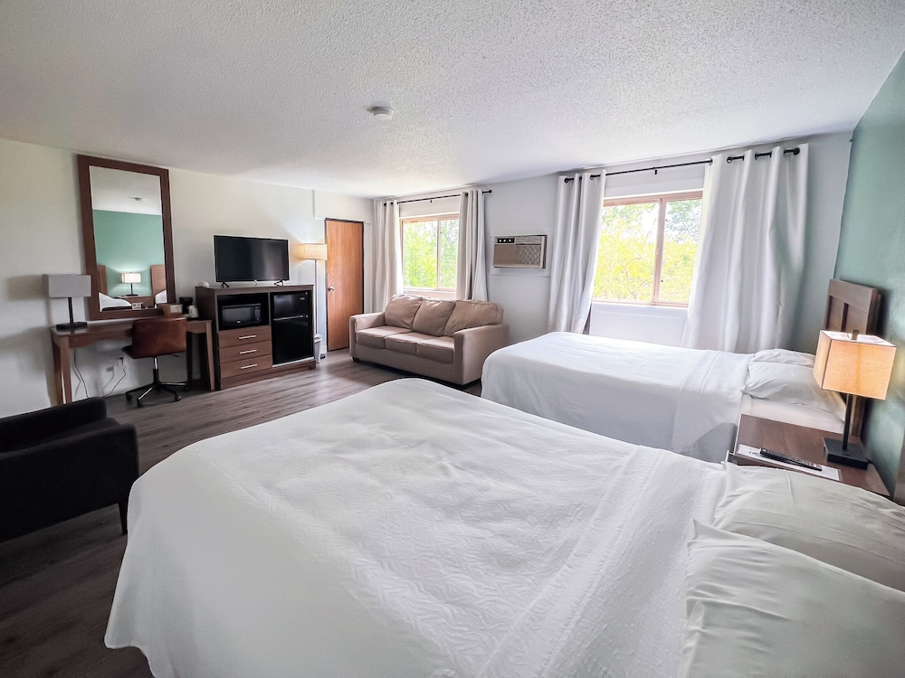 River Bend's Walleye Inn - photo 11