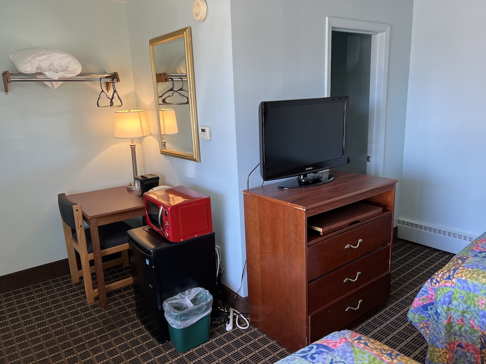 Crows Nest Inn Tawas - photo 14