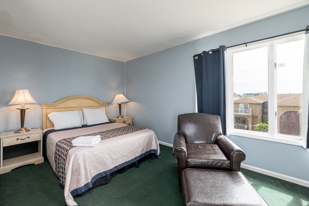 Hotel Charlee Villas by the Beach - photo 15
