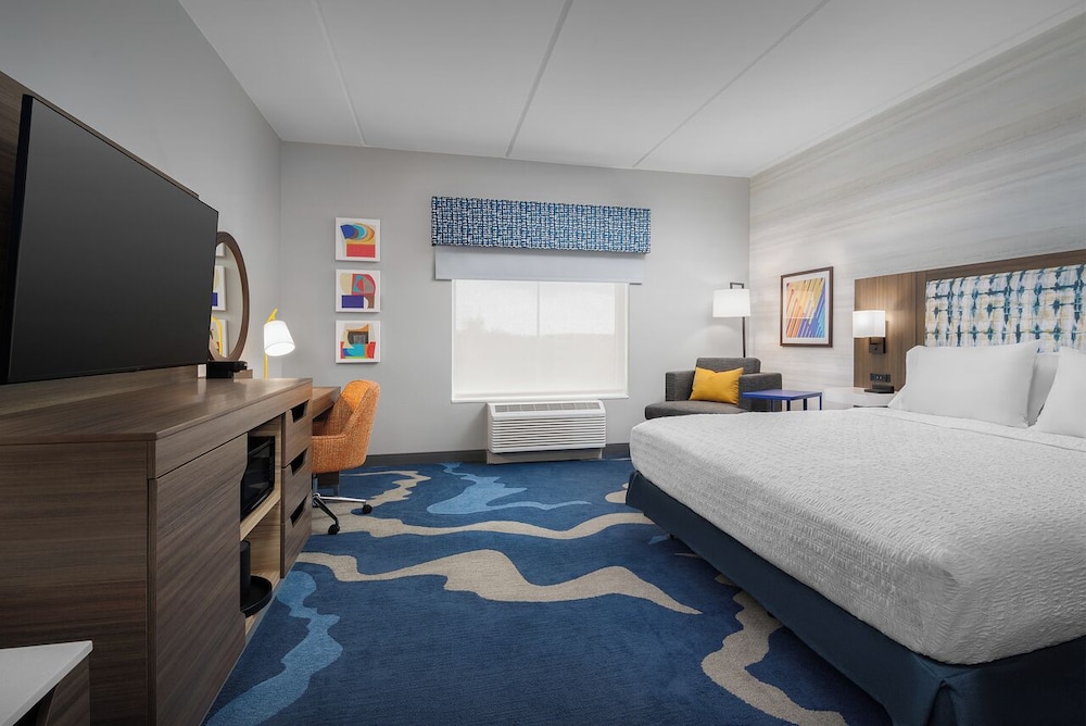 Hampton Inn and Suites by Hilton Naples South - photo 17