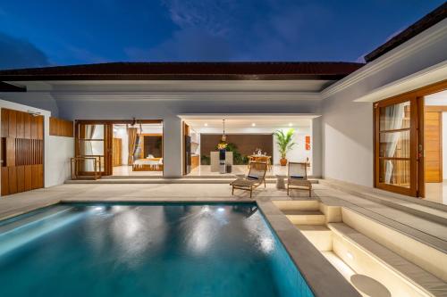 Sofia 2 Tropical Getaway with Huge Pool in Canggu — 4-Star Luxury Hotel in Canggu, Indonesia