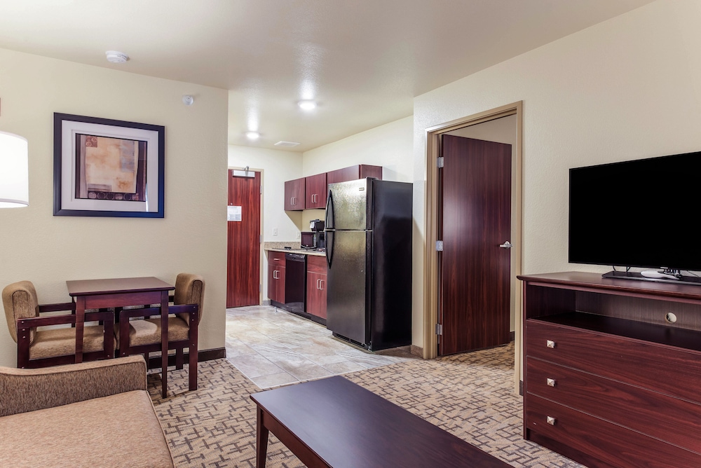 Cobblestone Hotel & Suites Gering Scottsbluff - photo 12