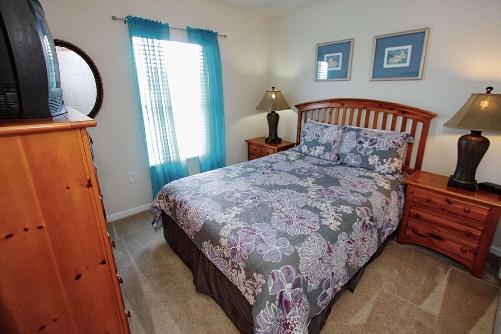 2633 Trafalgar Village - photo 4