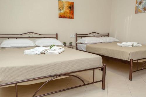 Theros rooms in Nea Vrasna, Greece