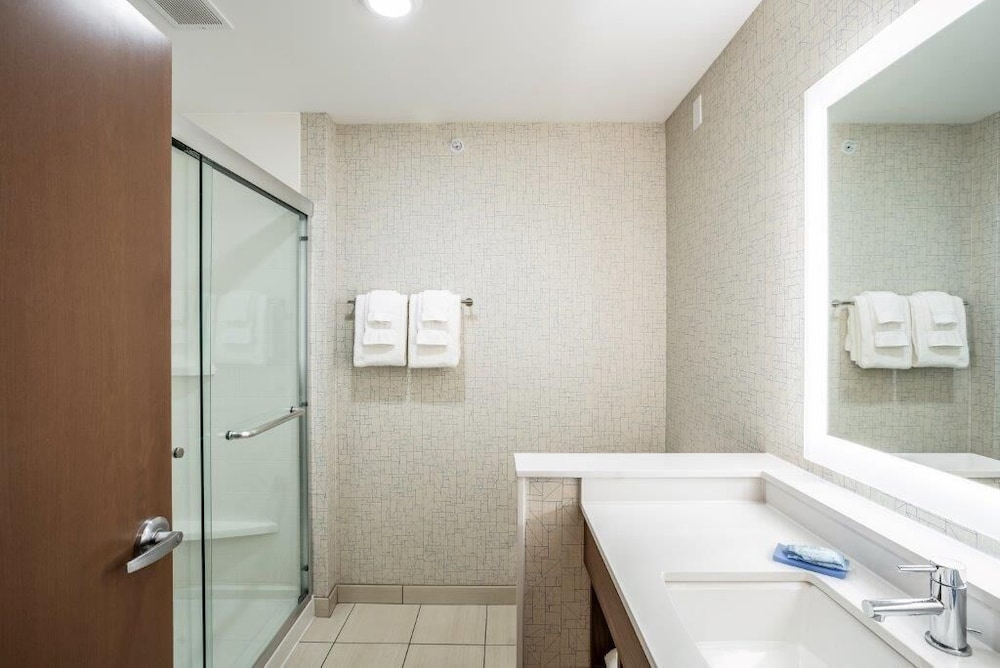 Holiday Inn Express and Suites Platteville by IHG - photo 17
