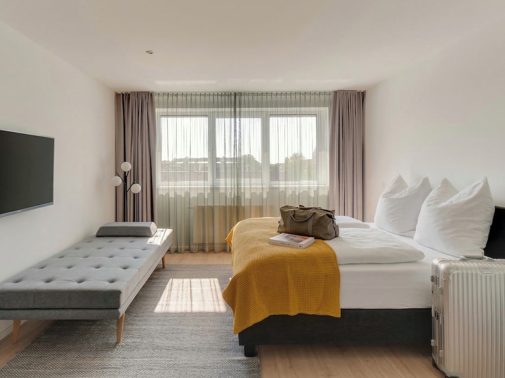 Limehome Darmstadt Wilhelminenstraße Digital Access — 4-Star Luxury Hotel in Darmstadt, Germany