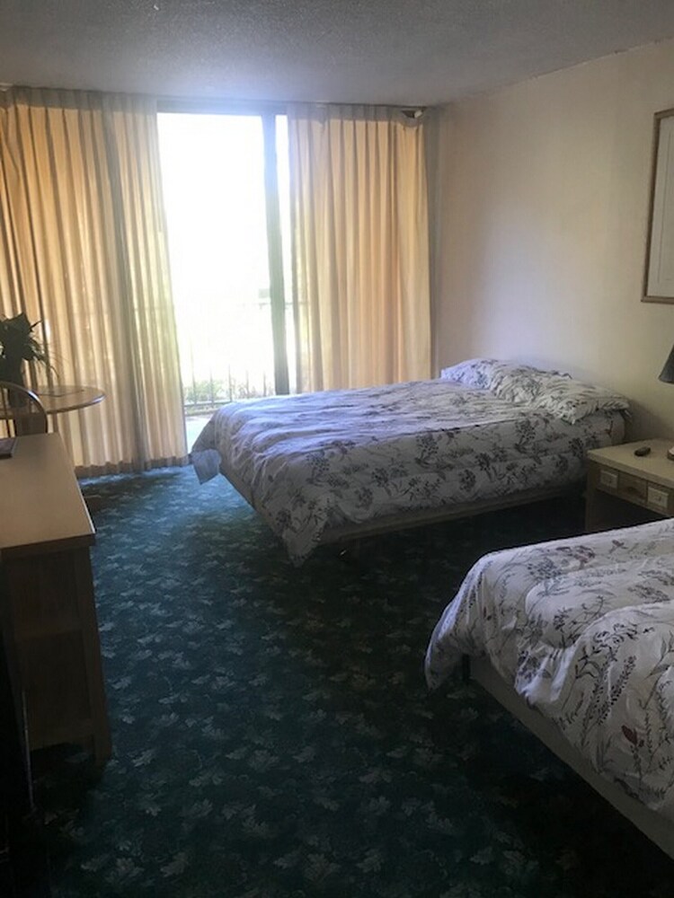 Country Club Condo Hotel - photo 7