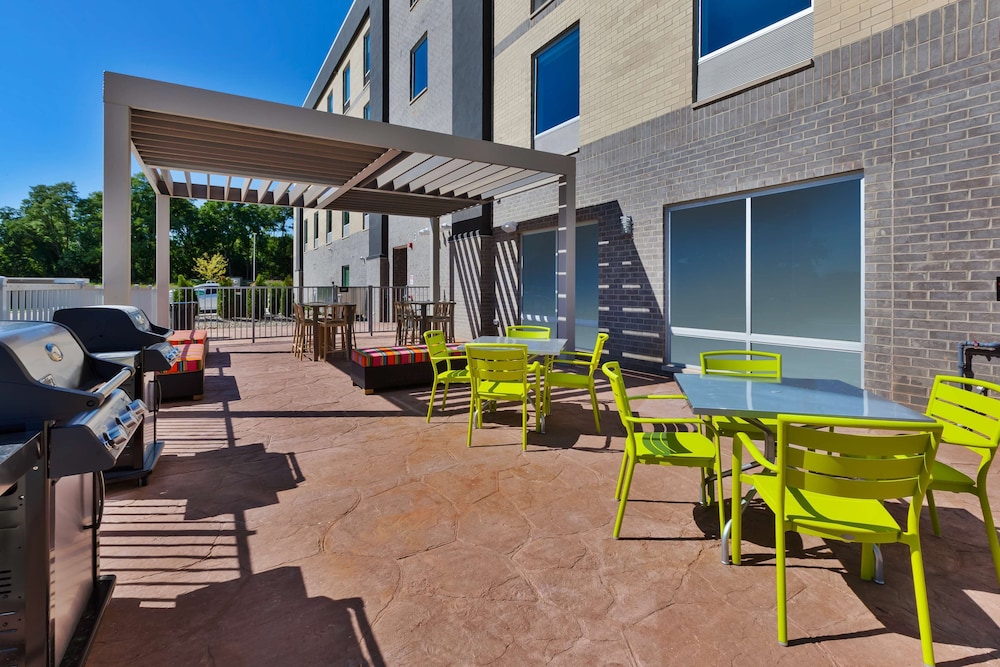Home2 Suites by Hilton Saginaw MI - photo 39