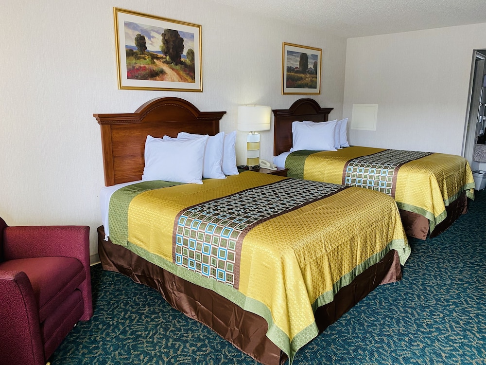 Harrisonville Inn & Suites - photo 9