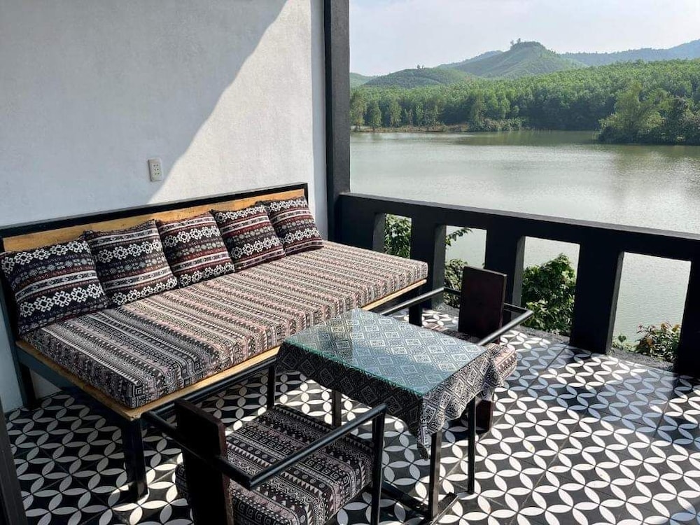 The Real Farm Life Nguyen Shack in Hoan Lao, Vietnam