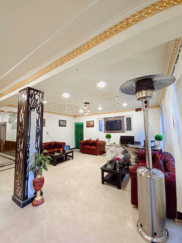 Baktoo’s inn in Srinagar, India