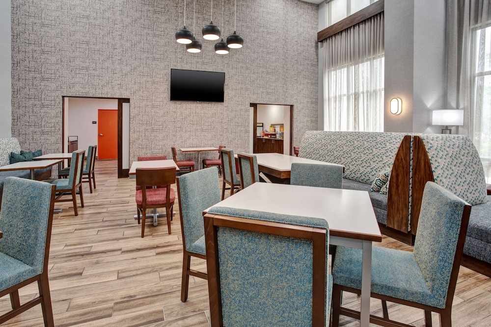 Hampton Inn & Suites Tampa East - photo 33