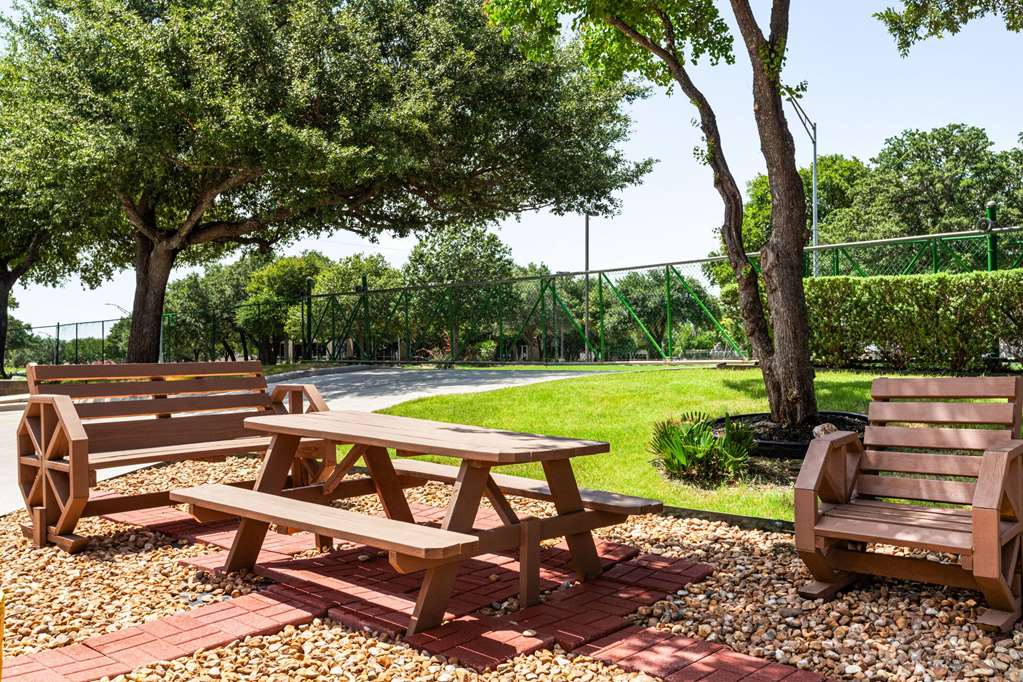 Days Inn by Wyndham San Antonio Near Fiesta Park - photo 31