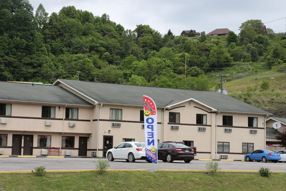 American Elite Inn - photo 65