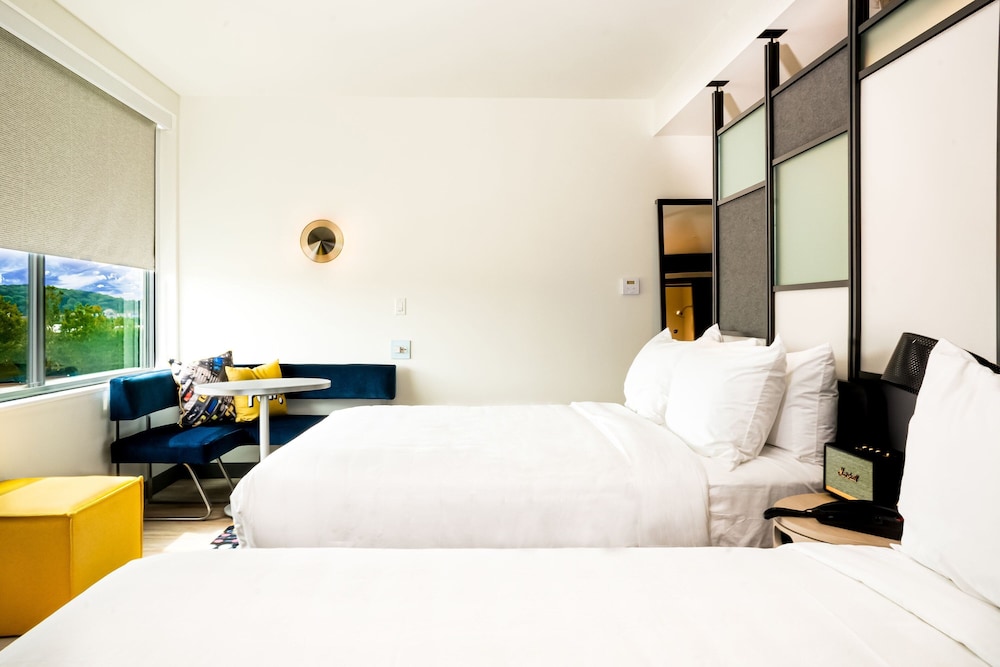 Aloft Knoxville West - photo 4