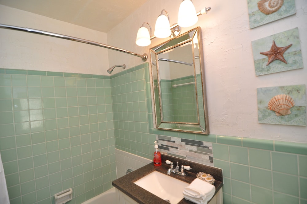 Lido Islander Inn - photo 55