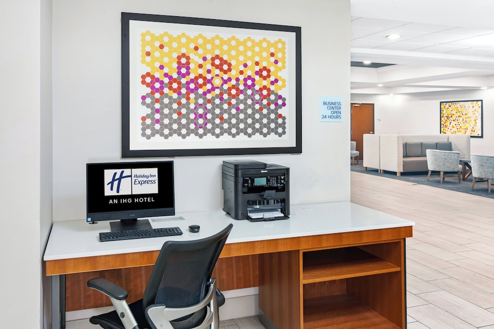Holiday Inn Express Hotel & Suites Chicago South Lansing by IHG - photo 29