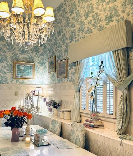 Dollhouse 6 Br French Quarter Jazz Fest Sleeps 13 — 4-Star Luxury Hotel in New Orleans, United States