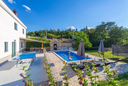Villa Karina Grubine Imotski — 4-Star Luxury Hotel in Podbablje, Croatia
