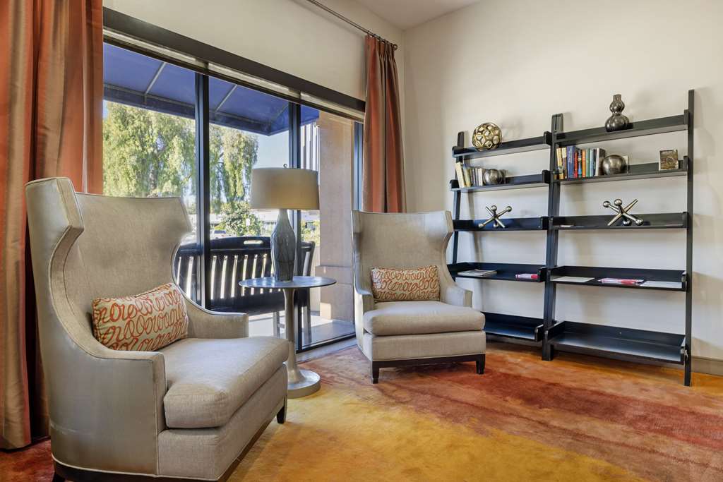 Best Western Royal Palace Inn & Suites - photo 4
