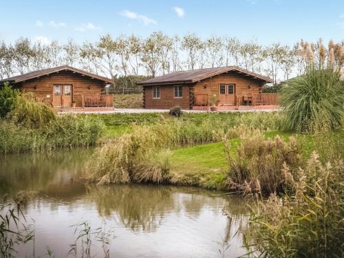 4 Lakeview Lodge — 4-Star Luxury Hotel in Boston, United Kingdom