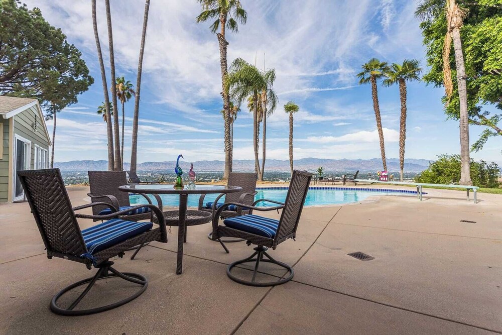 Oak Hills by Avantstay Panoramic View Pool Spa - photo 37