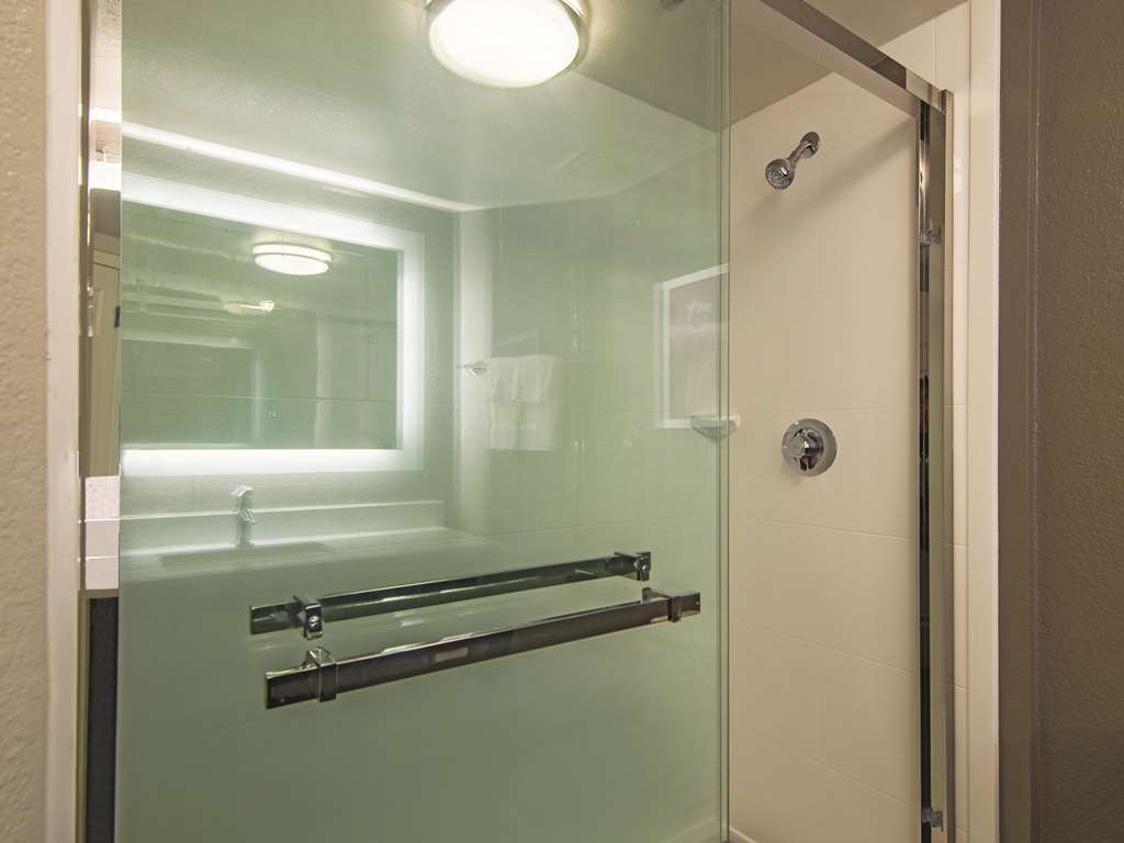 La Quinta Inn & Suites by Wyndham Oklahoma City Norman - photo 40