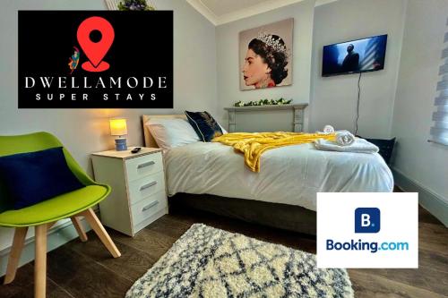 6 Bedroom House DISC0UNTS Parking Contractors Group Family — 4-Star Luxury Hotel in Ipswich, United Kingdom