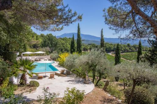 Villa NymphAce — 4-Star Luxury Hotel in Vaison-La-Romaine, France
