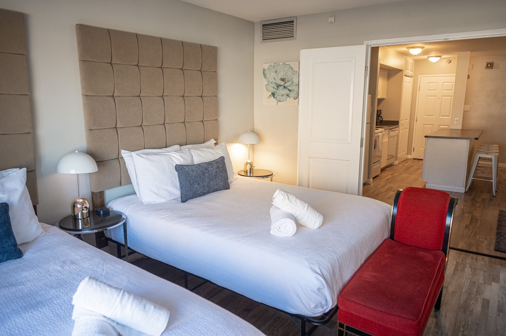 1Bd1Ba w BonusRM Stay Together Suites - photo 15