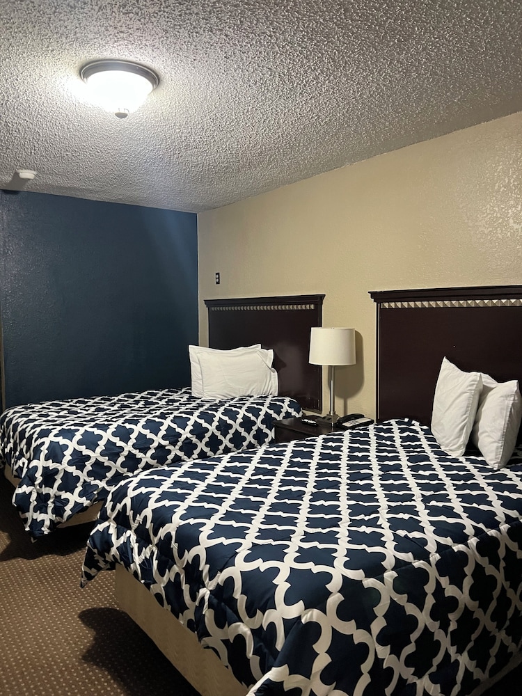 Triangle Inn Motel - photo 4