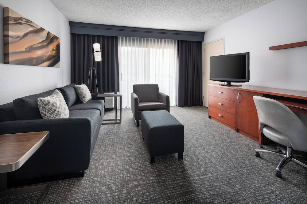 Courtyard by Marriott Pleasanton - photo 12