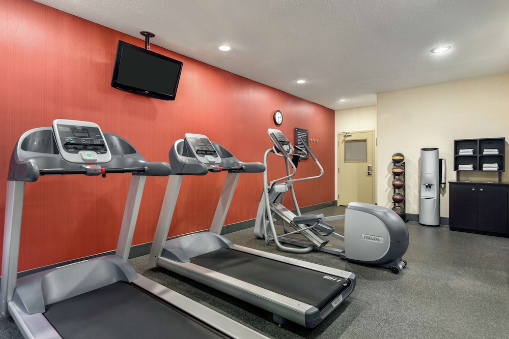 Hampton Inn Akron Fairlawn - photo 24
